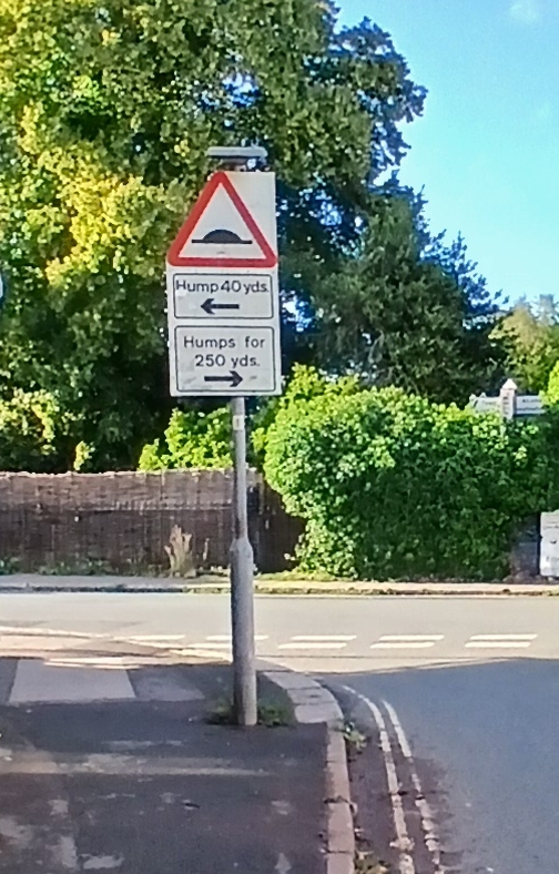 Note again the artistic sign trimming. Somebody takes their job very seriously.